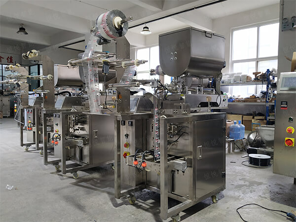 全自动辣椒酱料向日葵视频色版下载采用卧式U型储料装置